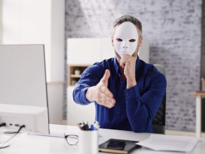 Falsche Menschen Sprüche und Zitate: Erkenne die Zeichen falscher Freunde in deinem Leben