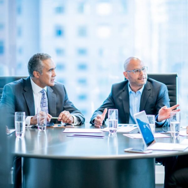 Führungspräsenz entsteht nicht durch Autorität – sondern durch Stabilität im Gespräch