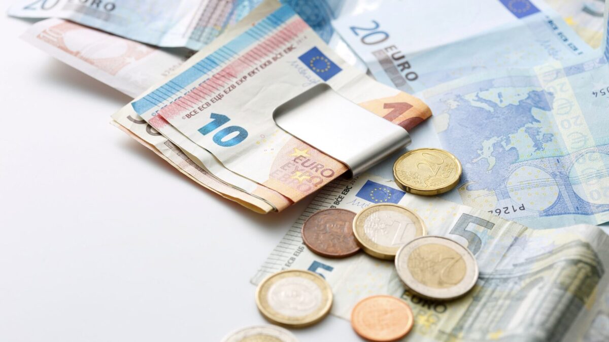 Was kosten Beamte den Steuerzahler
