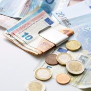 Was kosten Beamte den Steuerzahler