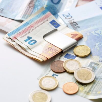 Was kosten Beamte den Steuerzahler