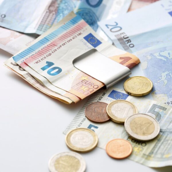 Was kosten Beamte den Steuerzahler